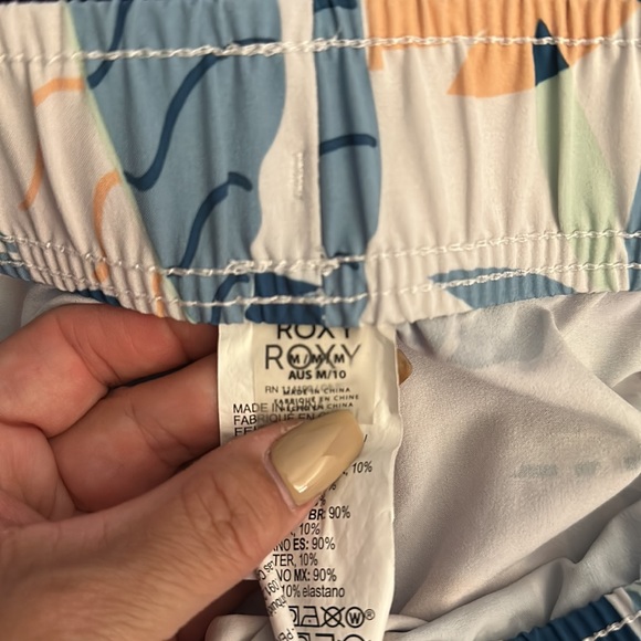 Roxy Board Shorts - Picture 2 of 3